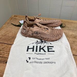 New Hike "Barefoot" Shoes Lorax Leopard Print Unisex 39 (Women's 8)